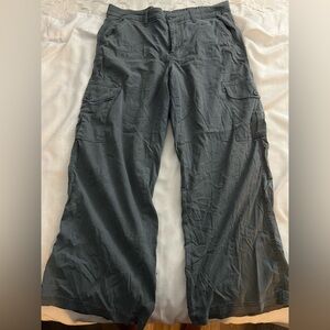 American Eagle Woman Dark Gray Cargo Pants